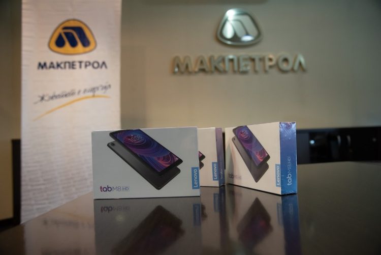 “Makpetroll” SHA Shkup si kompani me përgjegjësi shoqërore dhuroi 1.000 tabletë.